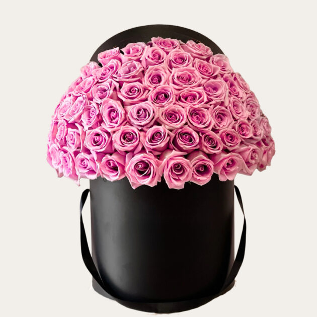 Black bag vase roses - Image 2