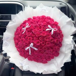100 Dark Pink Roses in Fiery Romance