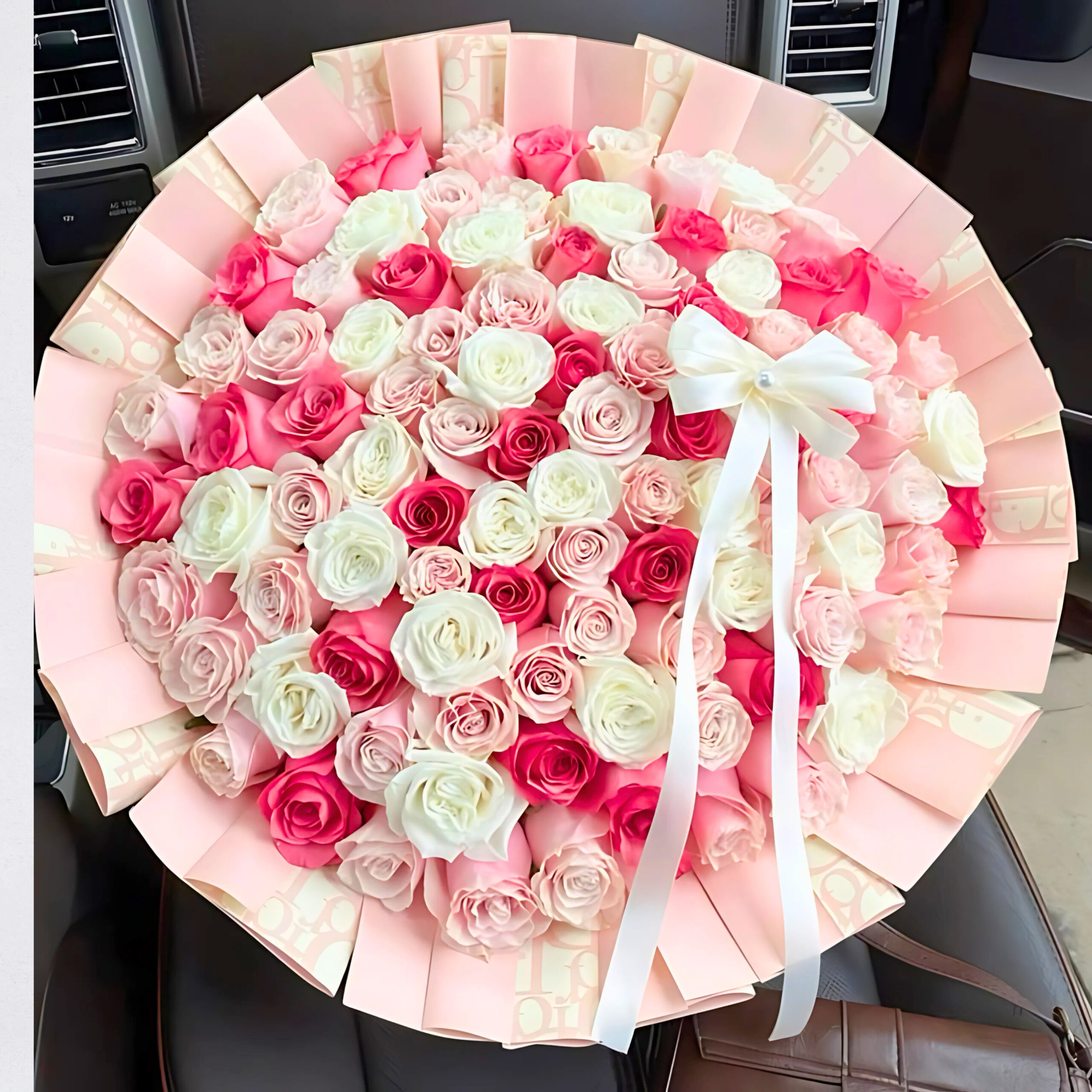 100 Pink & White Roses in Royal mix