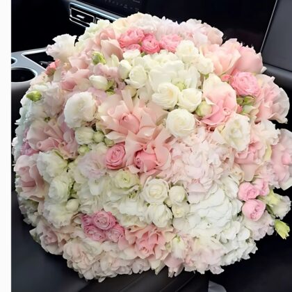 Hydrangea & Roses in Cheerful