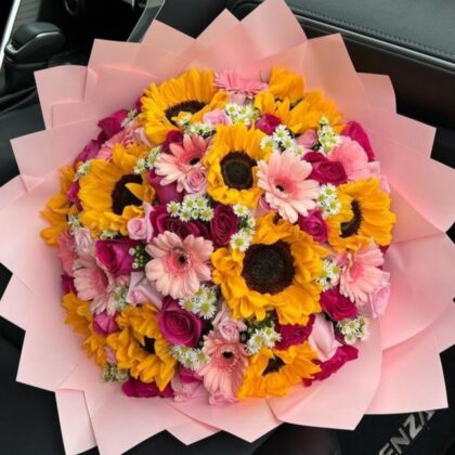 Sunflower and Gerberas in Breeze of Freshness